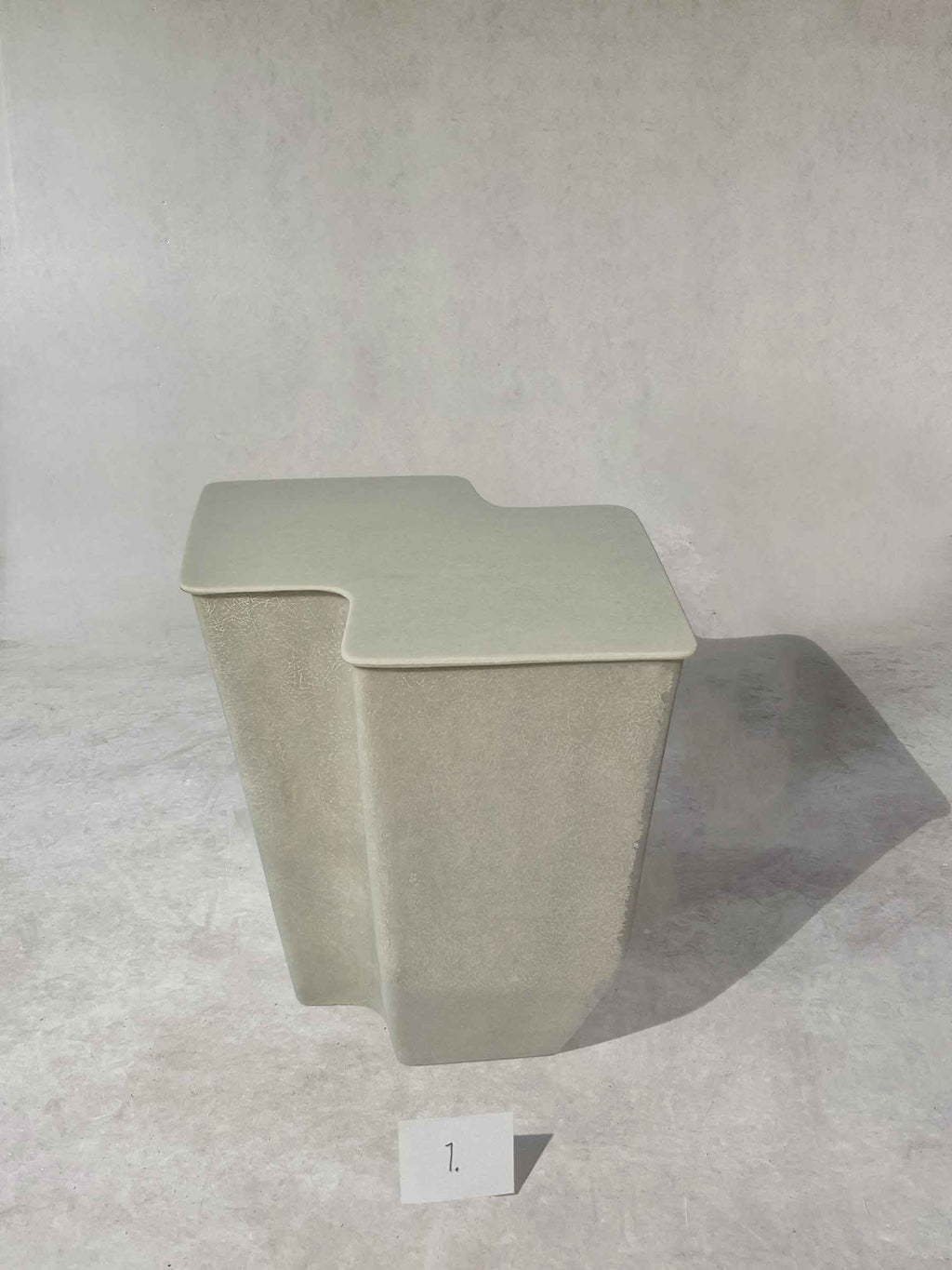 Clam Table, Medium - White Moon