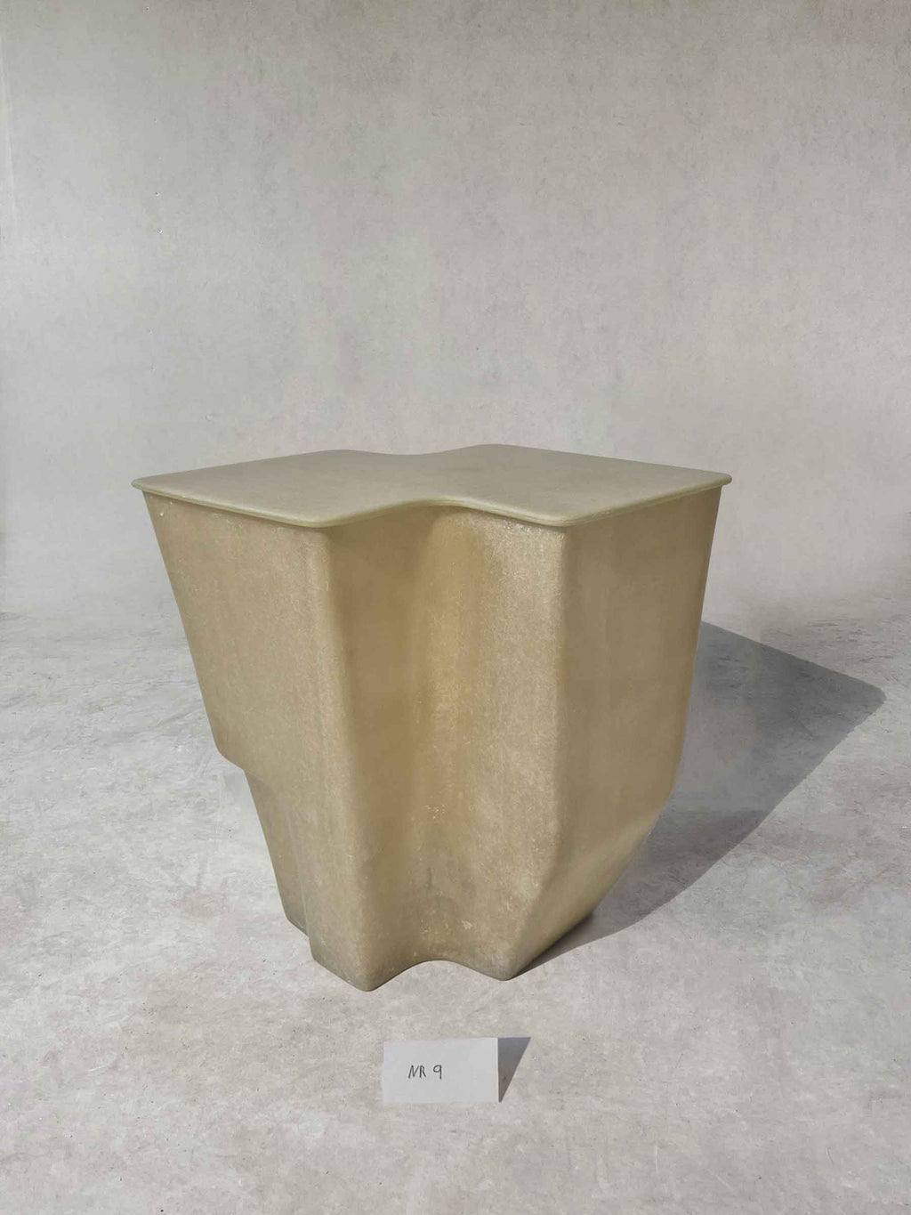 Clam Table, Medium - Raw Citrine