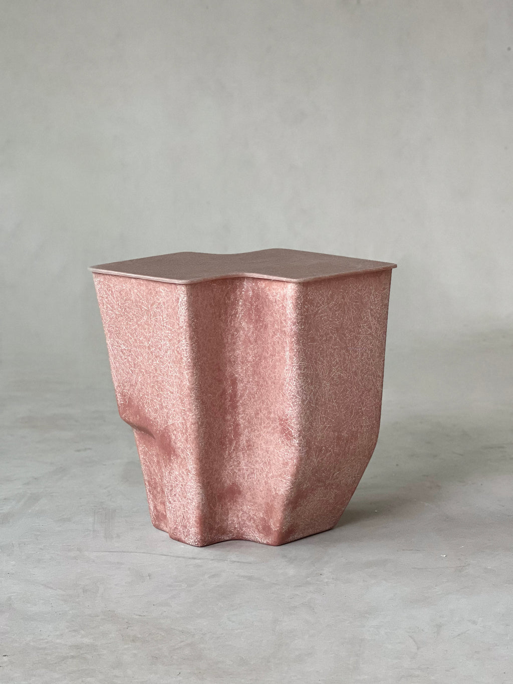 Clam Table, Medium - Coral