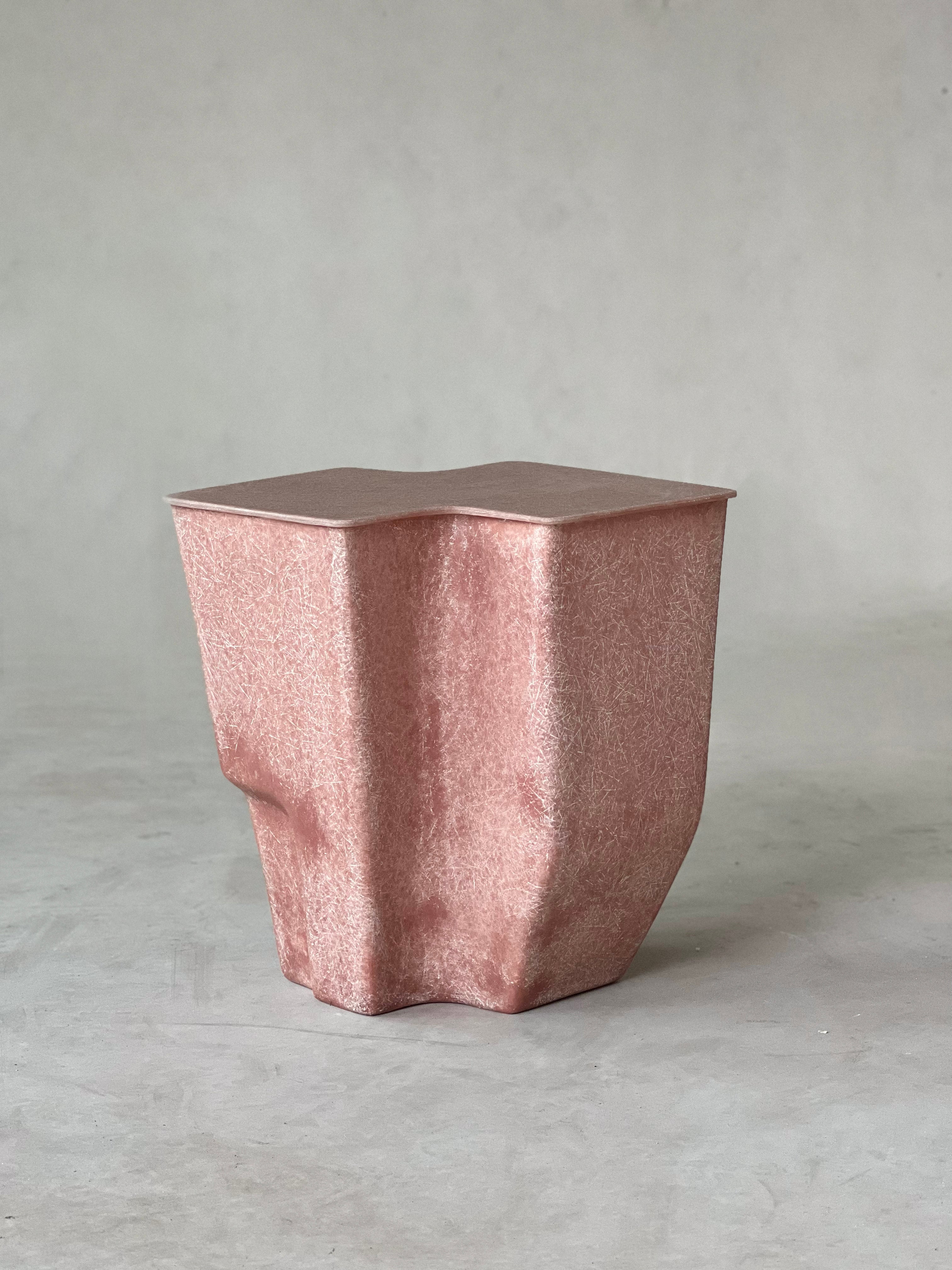 Clam Table, Medium - Coral