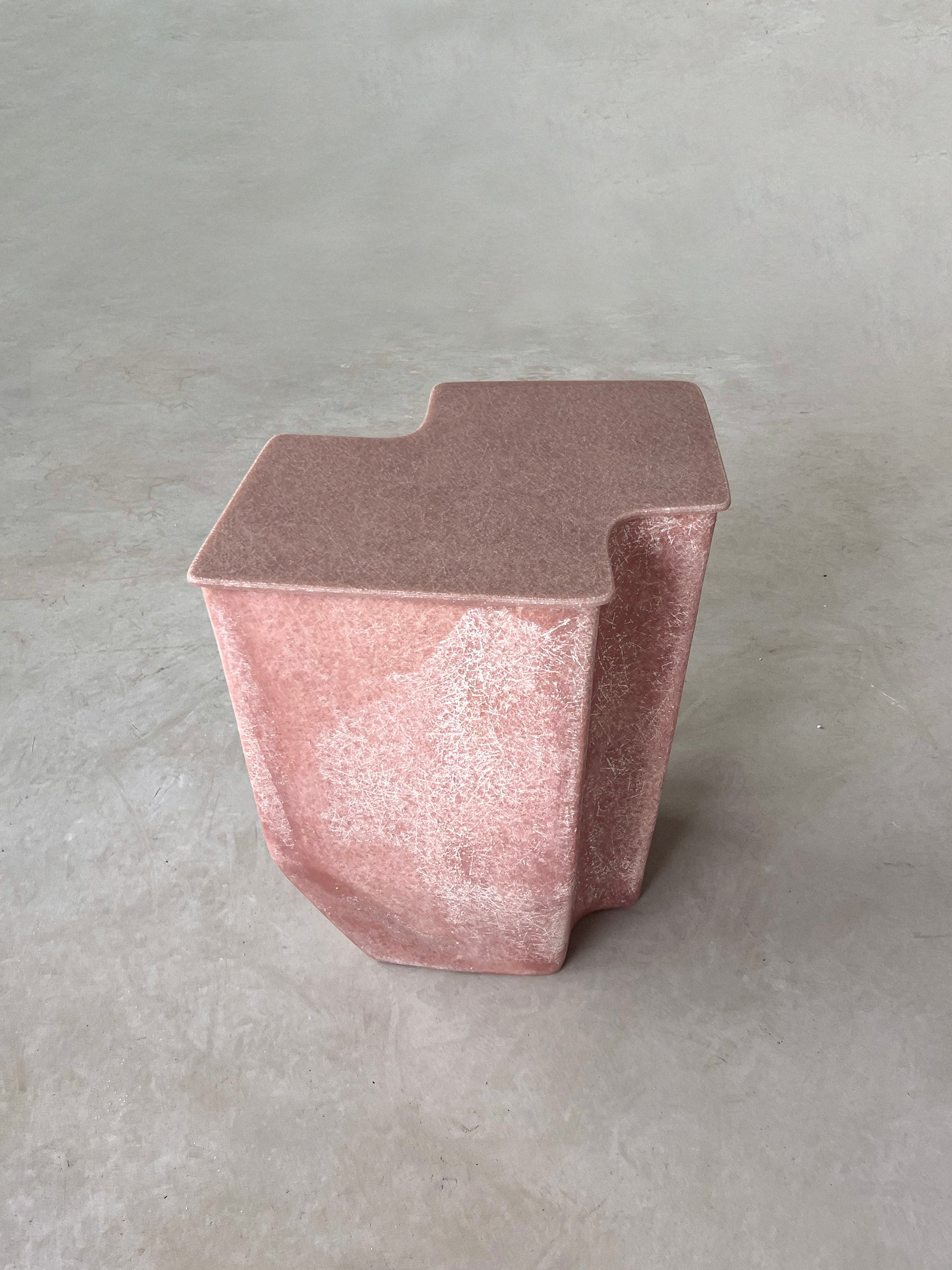 Clam Table, Medium - Coral