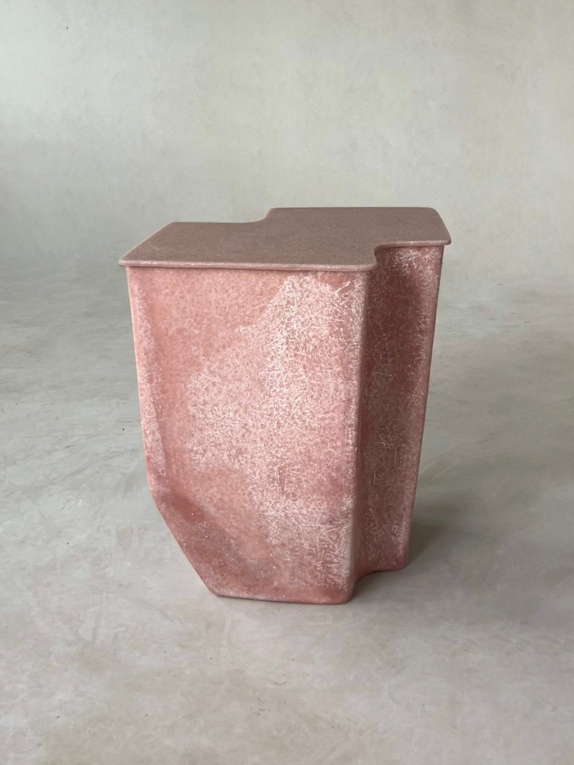 Clam Table, Medium - Coral