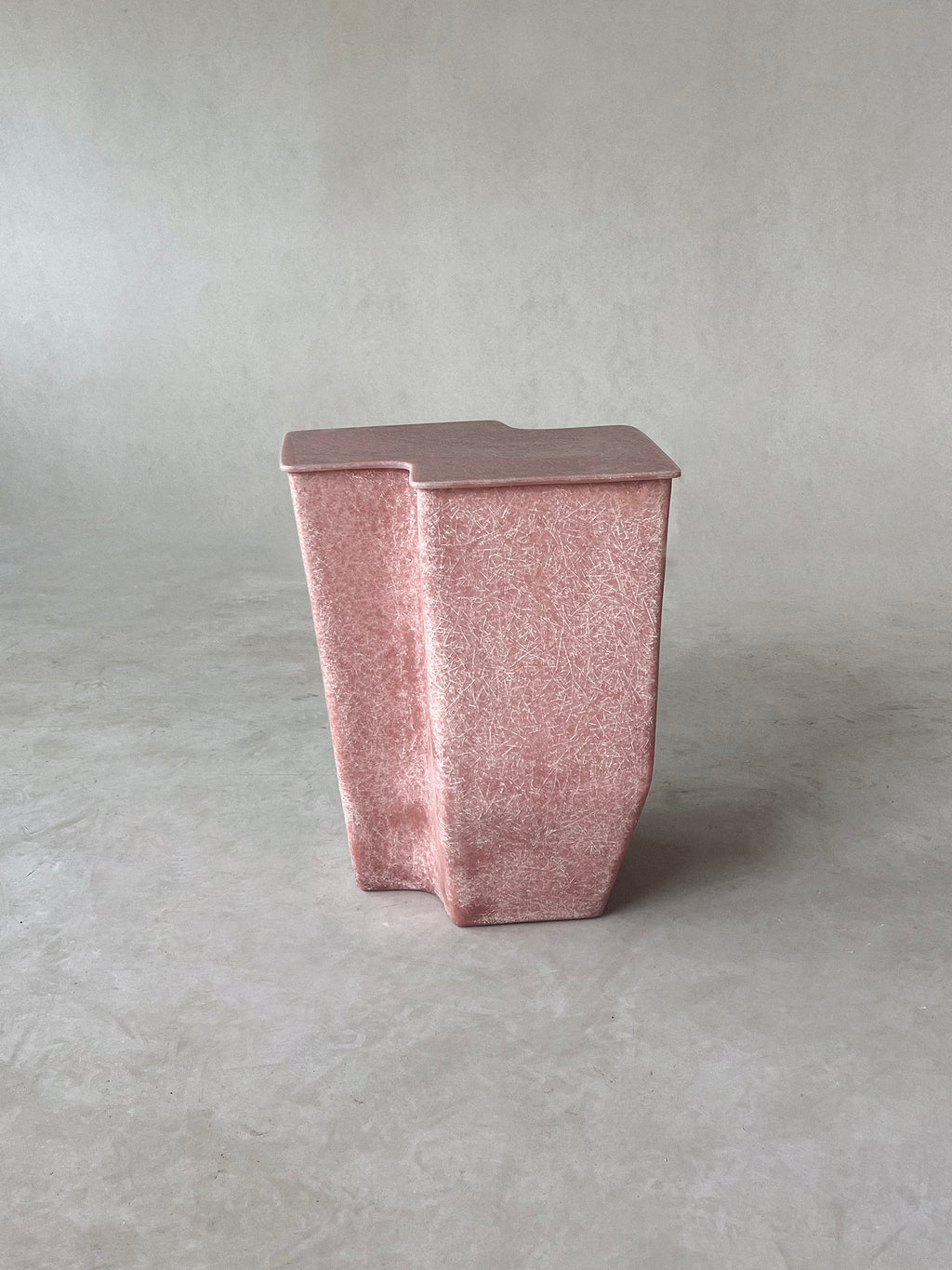 Clam Table, Medium - Coral