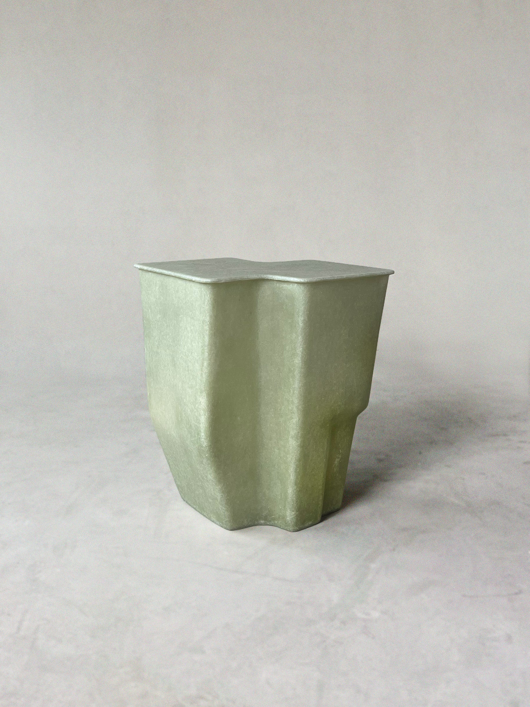 Clam Table, Medium - Raw Green