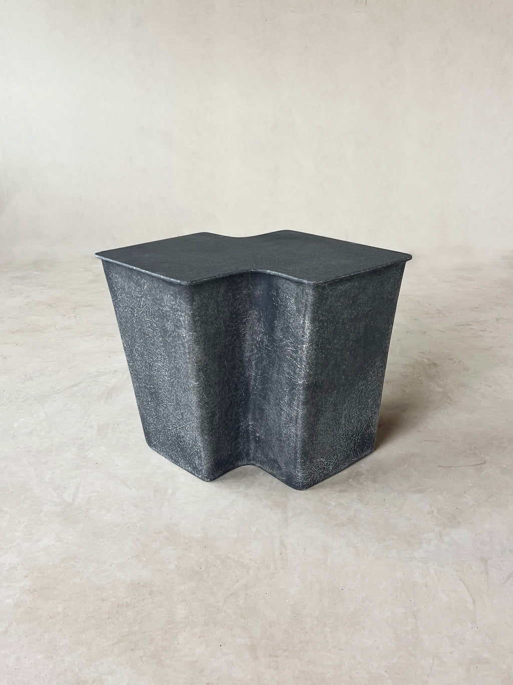 Clam Table, Small - Eclipse