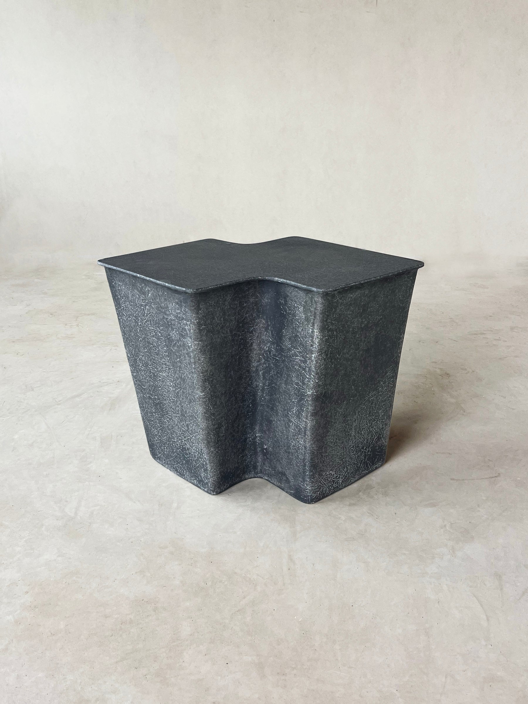 Clam Table, Small - Eclipse