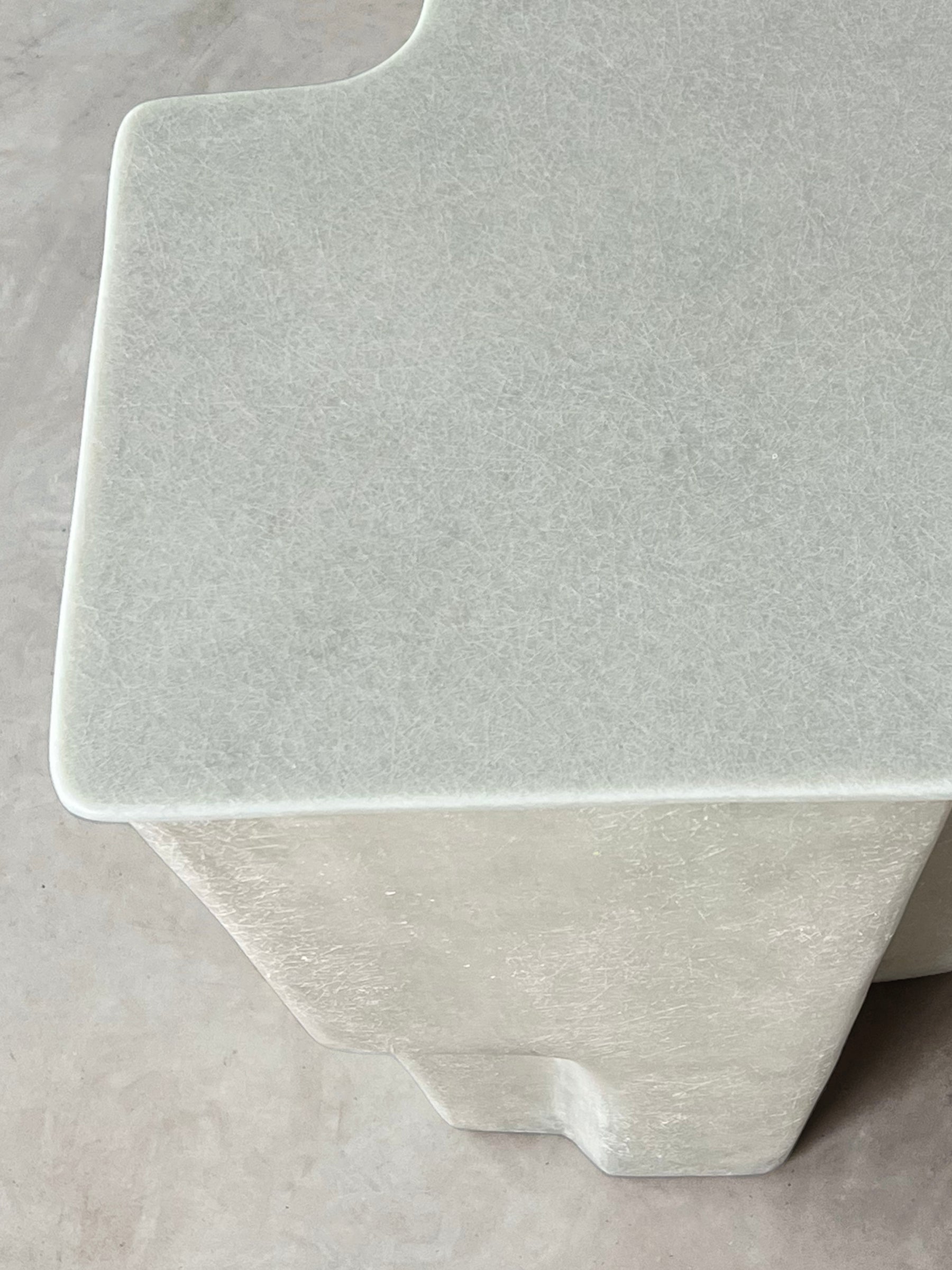 Clam Table, Medium - Raw Moon