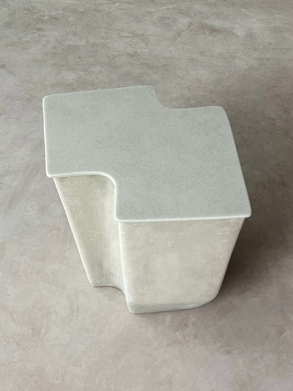 Clam Table, Medium - Raw Moon