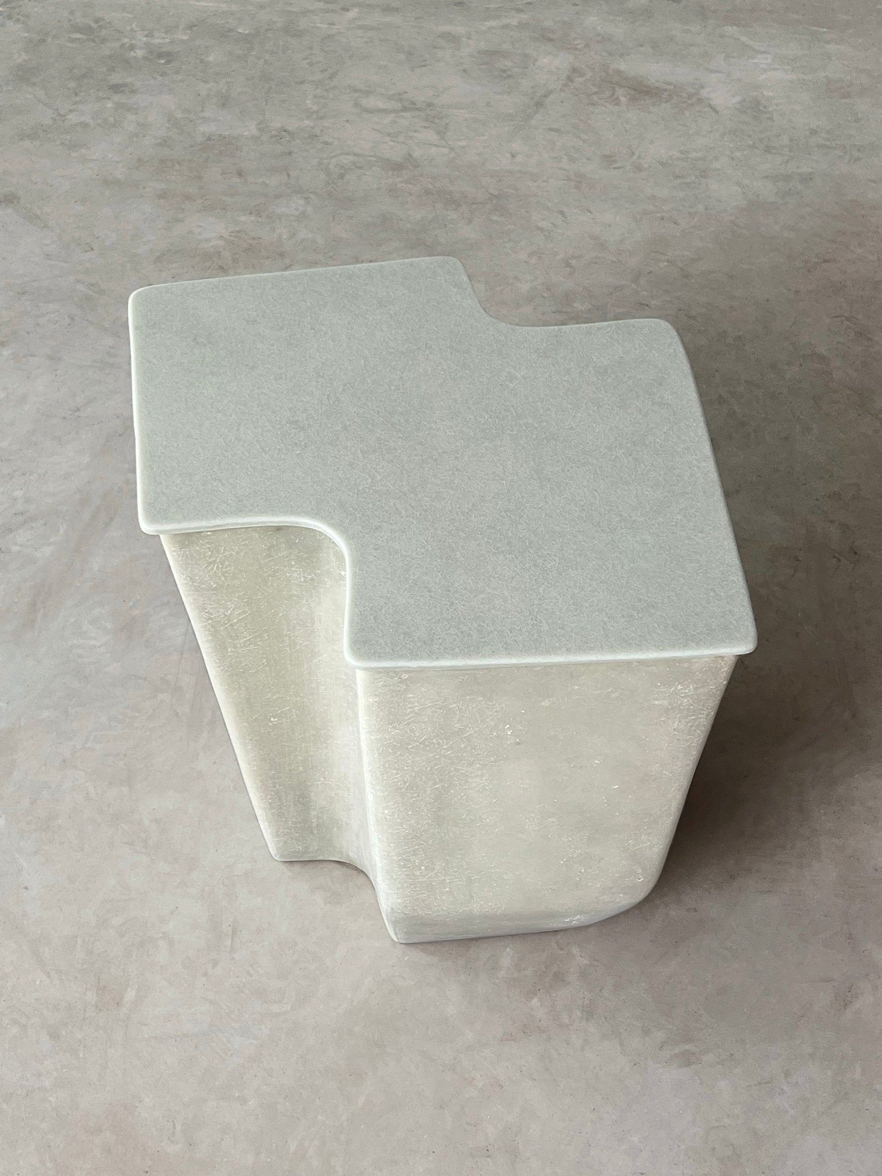 Clam Table, Medium - Raw Moon